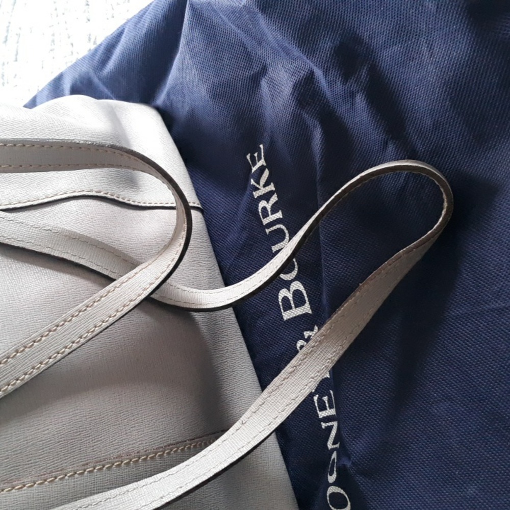 Dooney &Bourke with dust bag - Picture 3 of 4